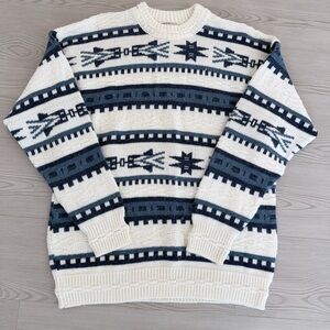 Stylish Men's Patterned Crewneck Sweater